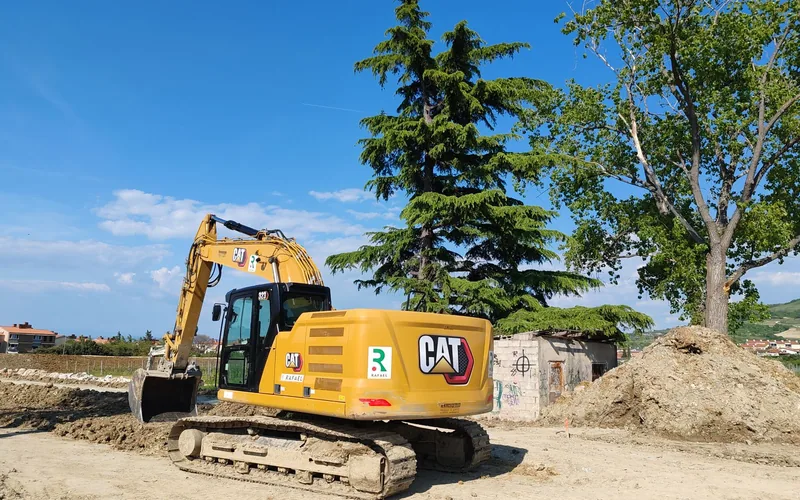 Excavatoare & buldoexcavatoare