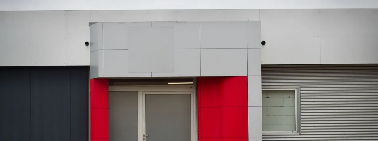 Fațade și placări cu aluminiu compozit